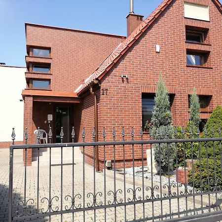 Pokoje Goscinne Z Prywatna Lazienka Dla Firm グリヴィツェ エクステリア 写真